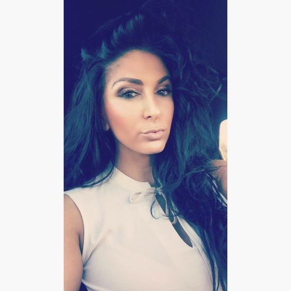 Meet your Posher, Myra - Picture 2 of 3