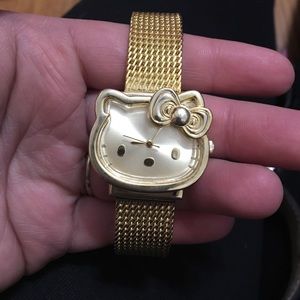 Gold hello kitty watch ⌚️