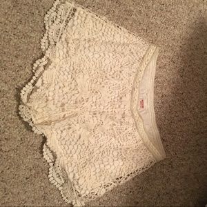 Stretchy lace shorts