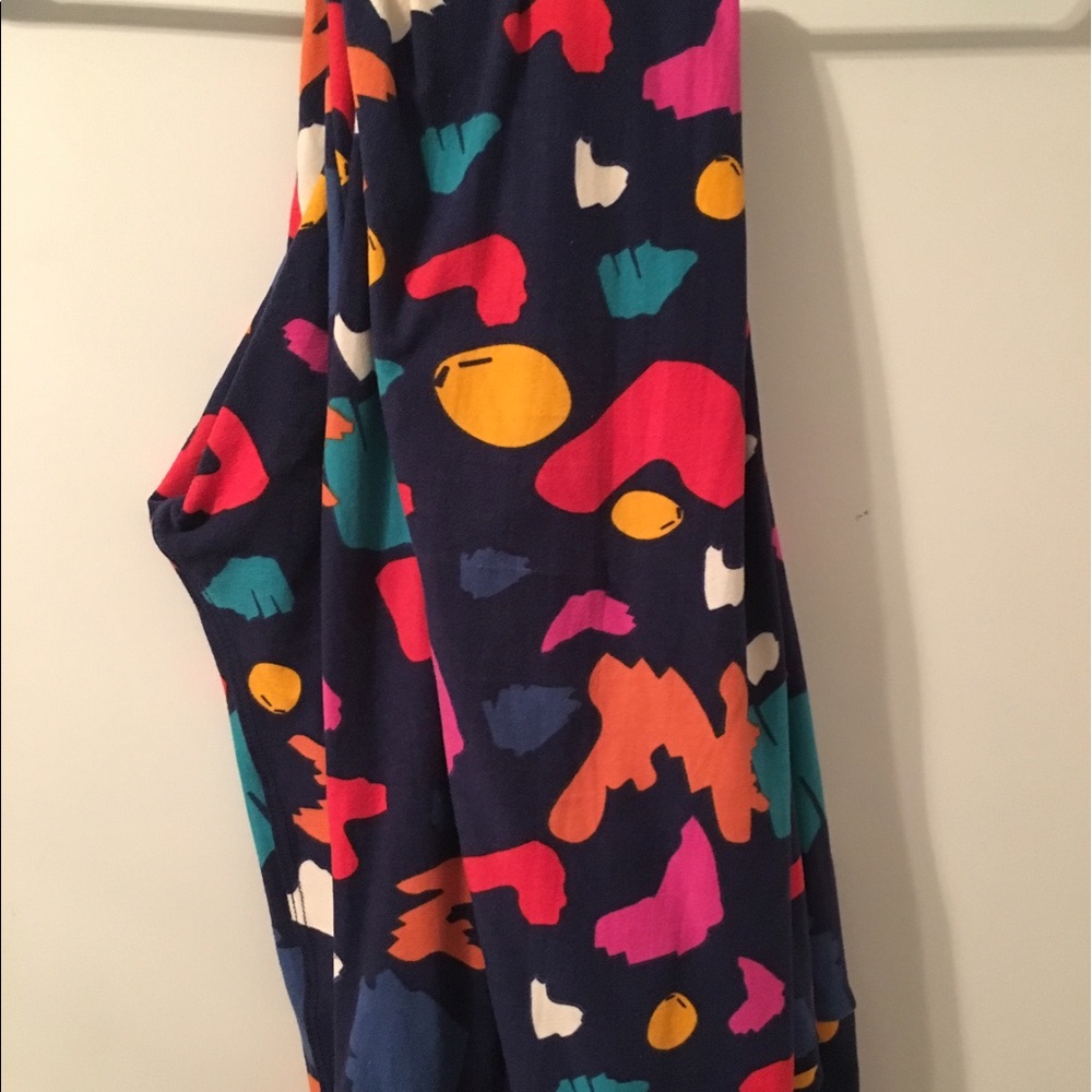EUC LuLaRoe Tall & Curvy Leggings