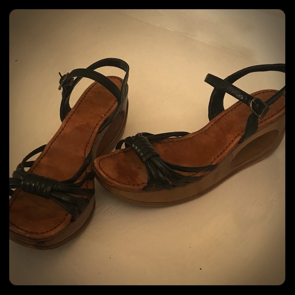 Vintage Yo Yo Connie wooden wedge sandals