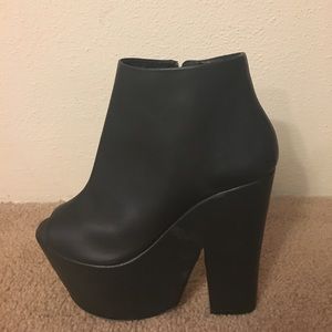 Giuseppe peep-toe wedges