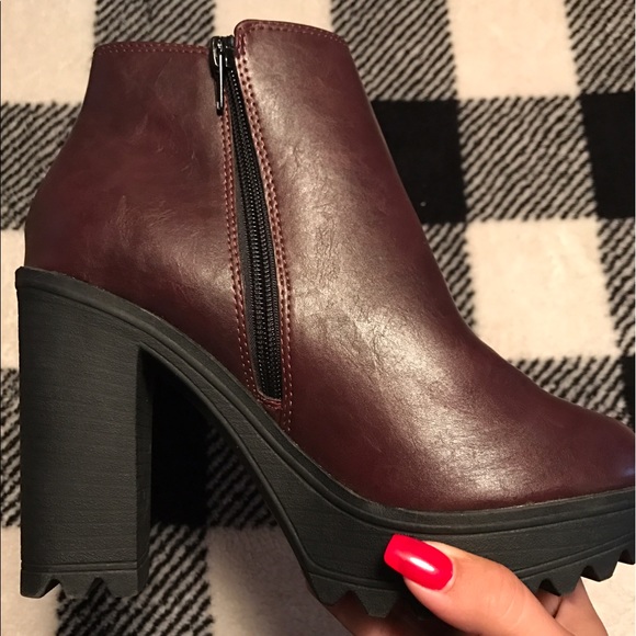 Plum ankle boots - Picture 2 of 3