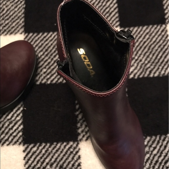 Plum ankle boots - Picture 3 of 3