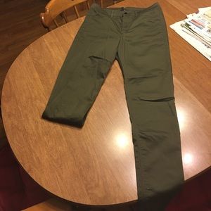 High-wasted skinny jeans