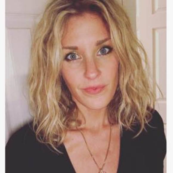 Meet your Posher, Linzee - Picture 1 of 1