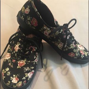 Floral Authentic Lo Pro Vans size 7 women's