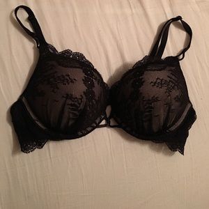 OFFERS WELCOME! Victoria Secret Lace Bombshell Bra