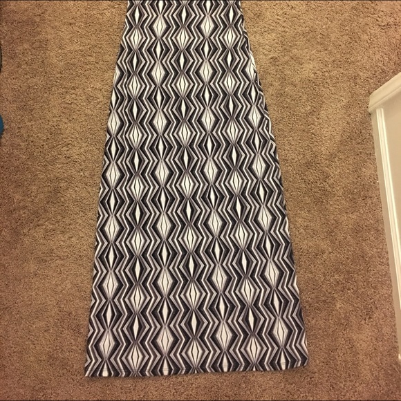 Geometric print maxi dress - Picture 2 of 3
