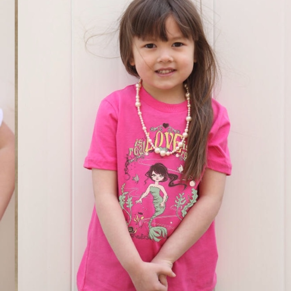 Pink tee shirt with mermaid graphic 🐟