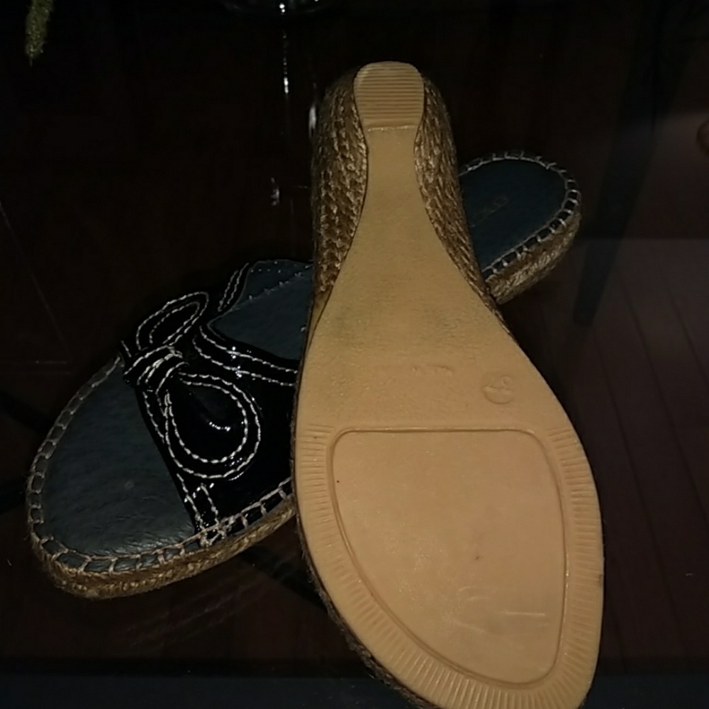 Eric Michael Patent Leather Side On - Picture 5 of 5