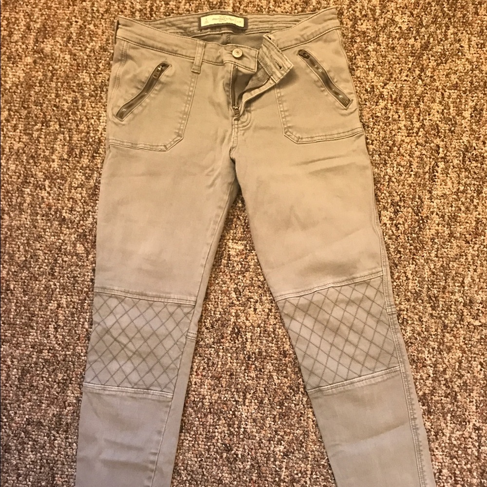Abercrombie & Fitch grey motto jeans