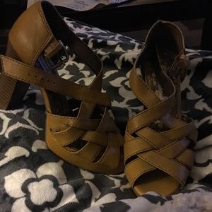Mustard weaved heals/sandals