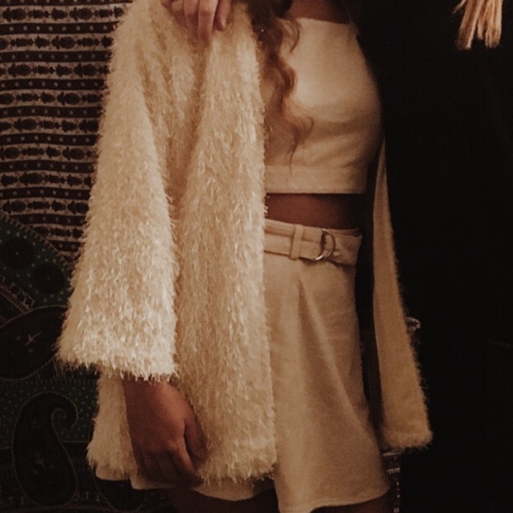 Two piece set - Picture 2 of 5