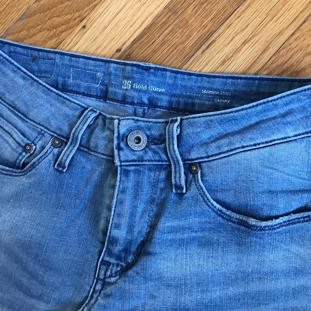 SOLD: Levi's Modern Bold Curve Skinny Jeans - Picture 4 of 5