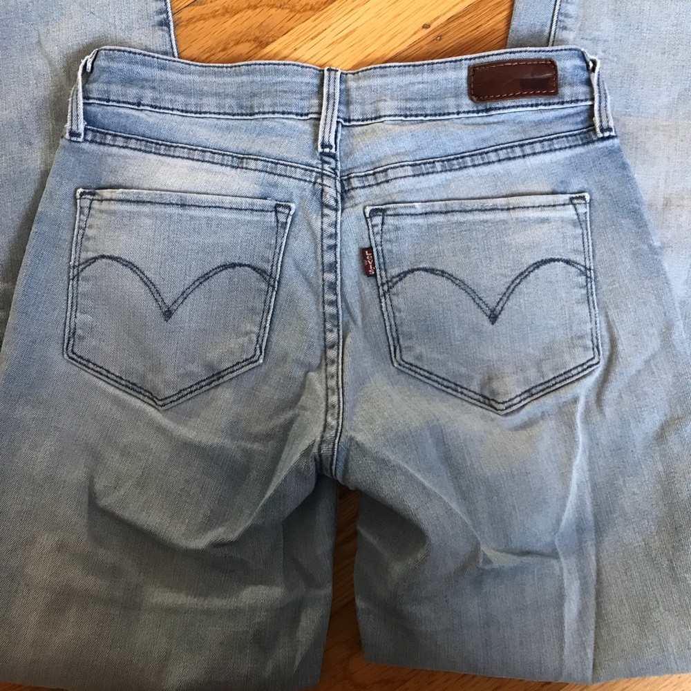 SOLD: Levi's Modern Bold Curve Skinny Jeans - Picture 5 of 5