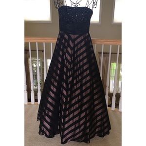 Atelier Alyce elegant ball gown NEW YEARS SPECIAL