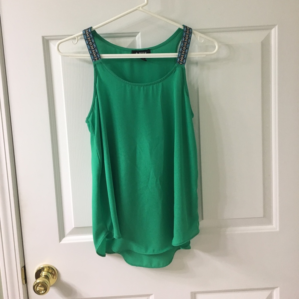 Green flowy tank