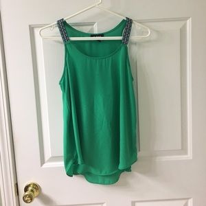 Green flowy tank