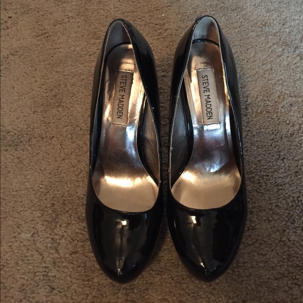 Steve Madden black pumps size 7.5