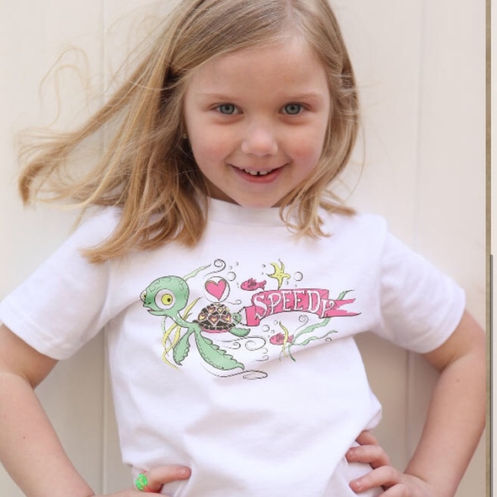 White tee shirt with turtle graphic 🐢