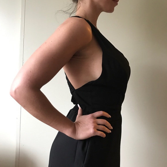 Black Crosscross Tulip Romper - Picture 5 of 7