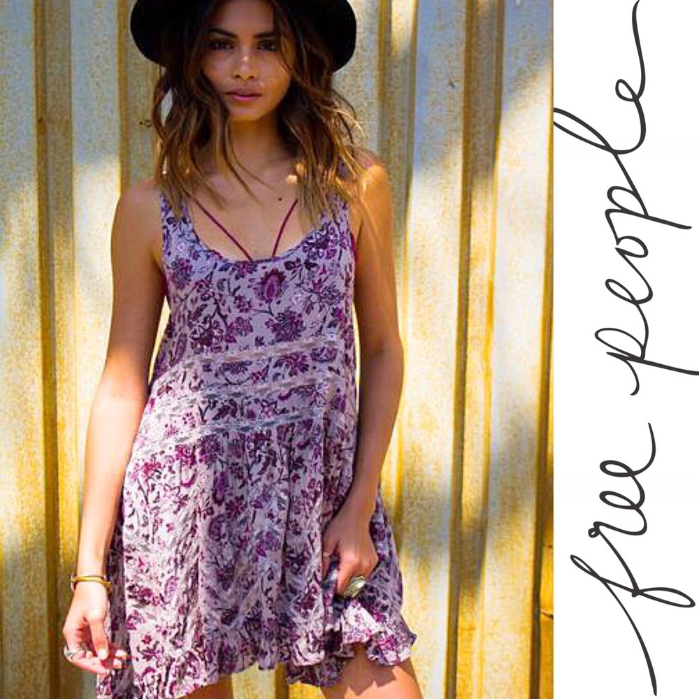 🌸RARE 🌸 Free People Lace Trapeze Floral Slip
