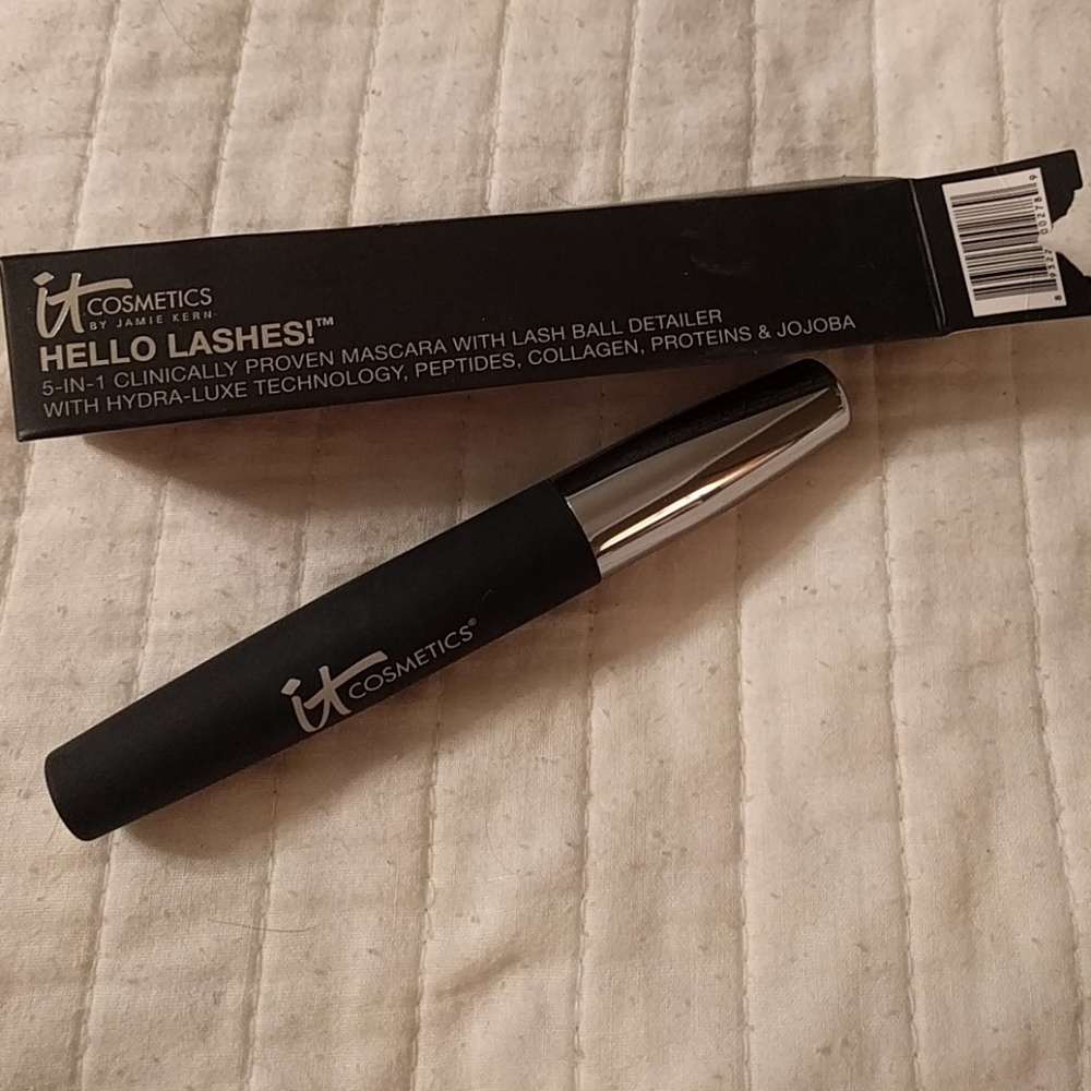 it COSMETICS Hello Lashes!