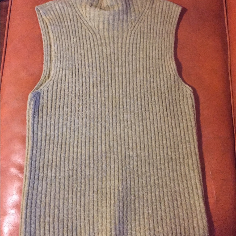 Company Ellen Tracy Vest