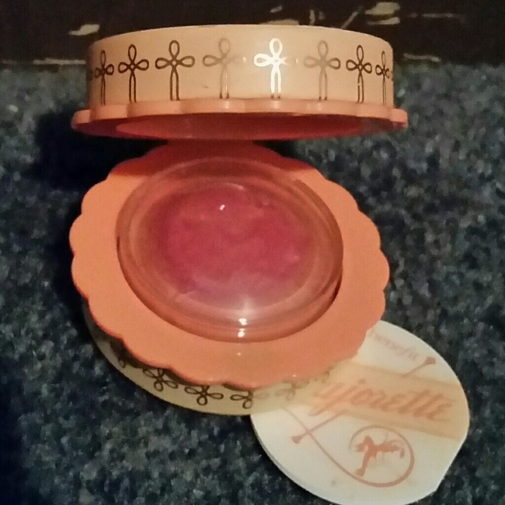 Benefit blush - Picture 2 of 2