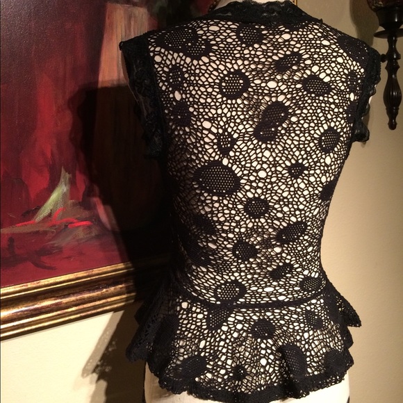 Adorable black sexy top - Picture 2 of 2