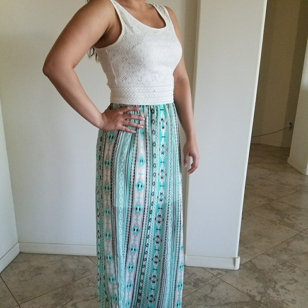 🌸Host pick🌸 RUE 21 NWT teal and cream maxi dress