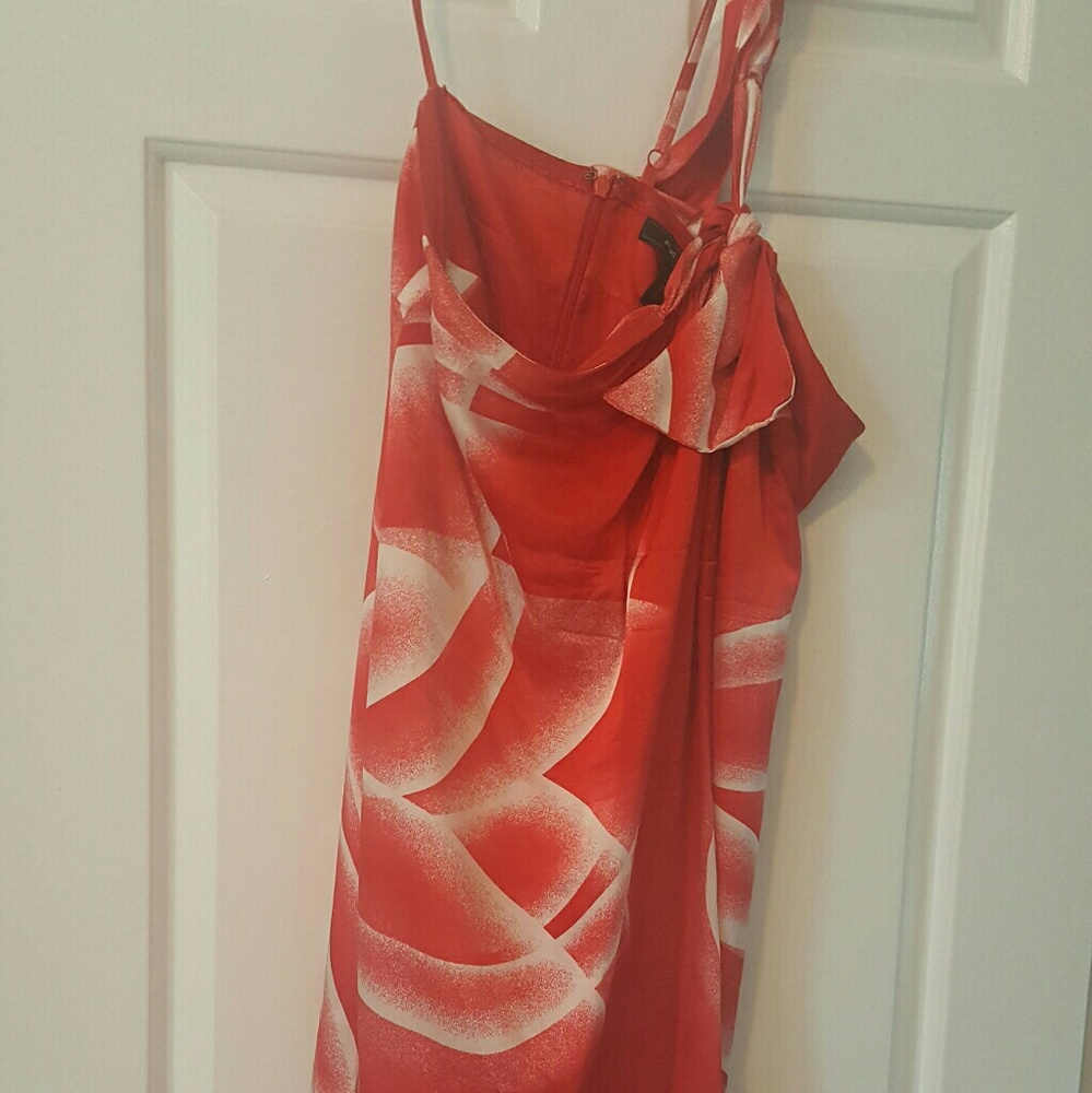 Fun flowin BCBG dress