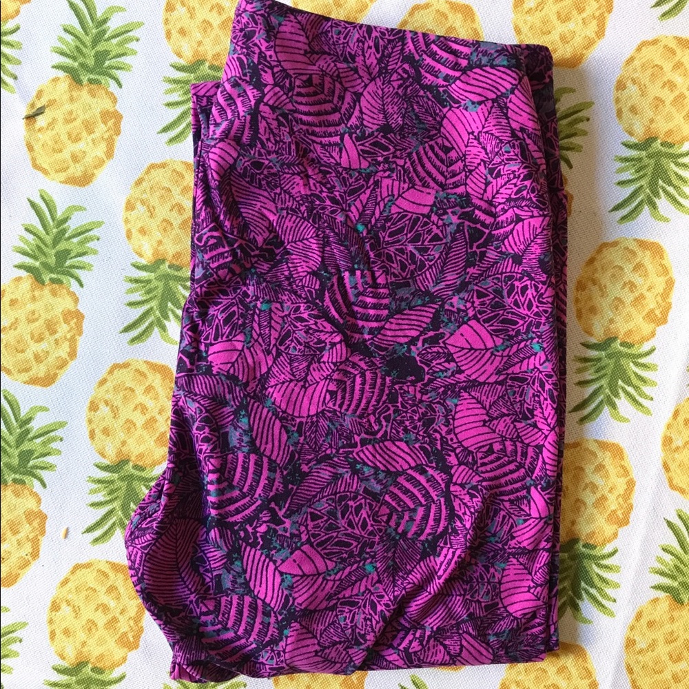 BRAND NEW Lularoe OS Leggings