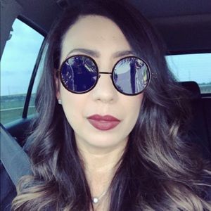 Meet your Posher, Leticia