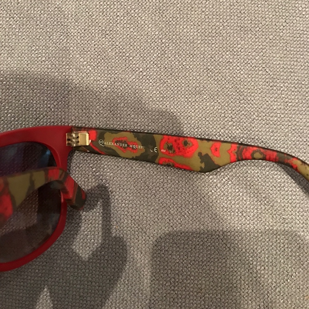 Alexander McQueen sunglasses - Picture 4 of 6