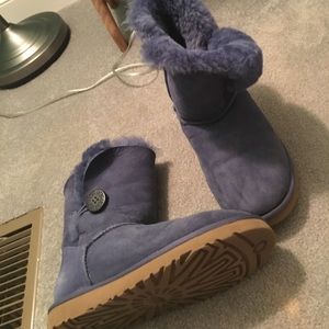 TAKING OFFERS! Ugg boots size 8 great condition.