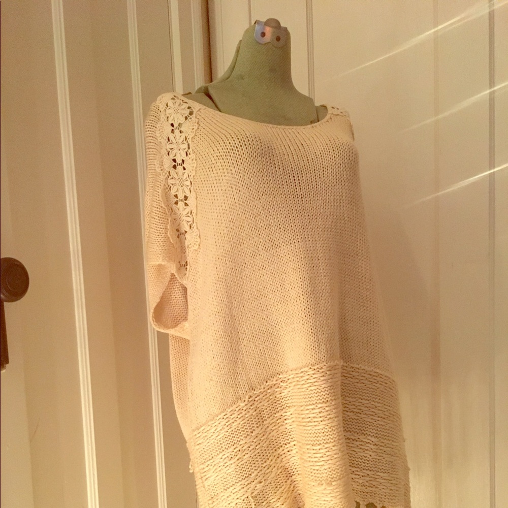 Blu Pepper Cream Knit Tassle Lace Tunic