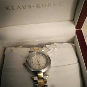 Beautiful watch with original box and all document