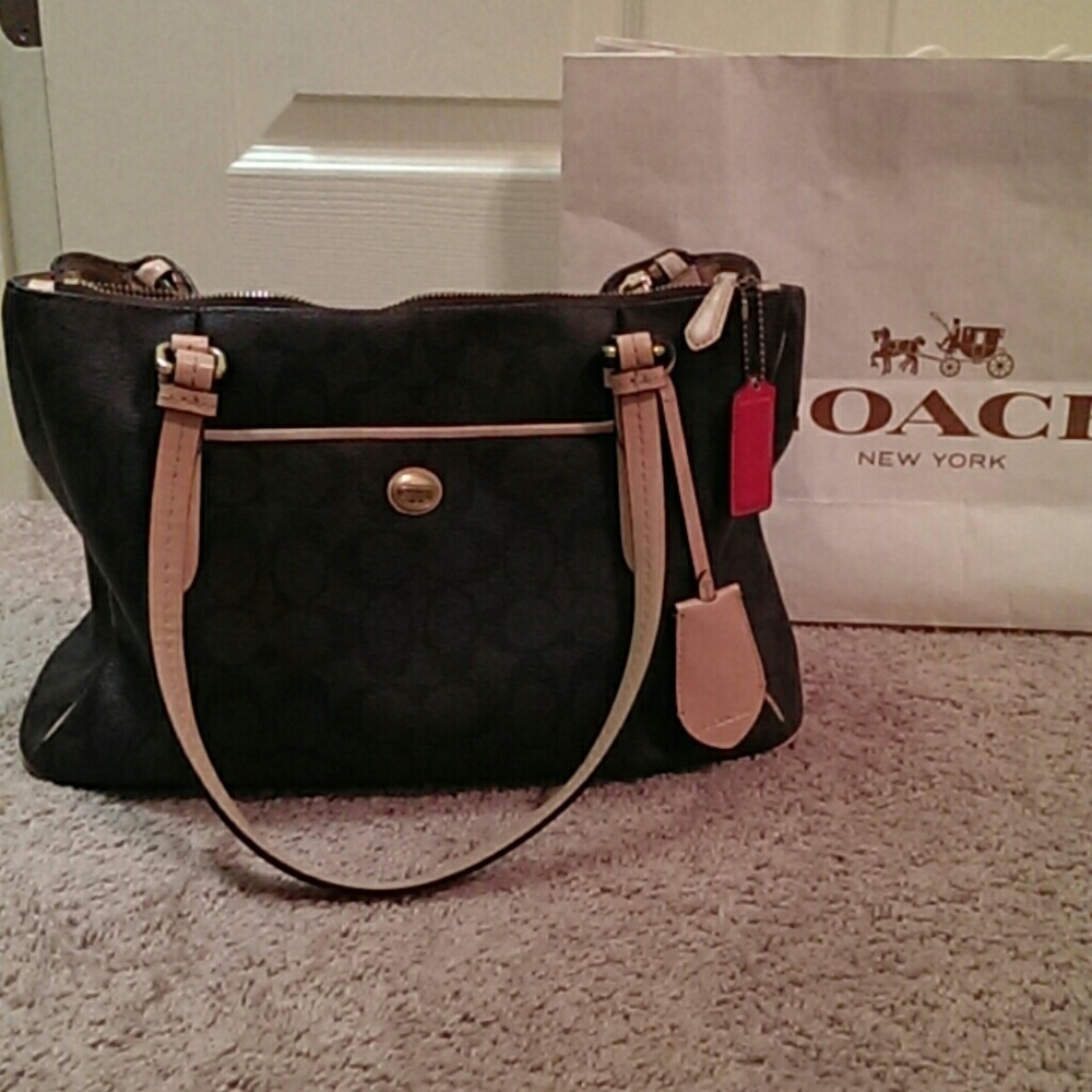 REDUCED****Coach Peyton double zip tote