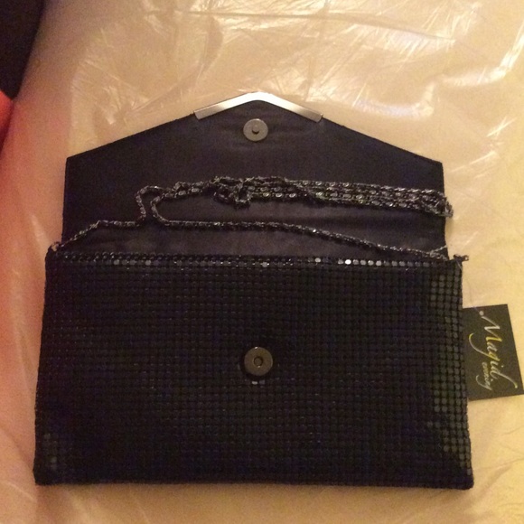 Classy evening envelope style clutch. 2️⃣0️⃣➖ - Picture 2 of 4