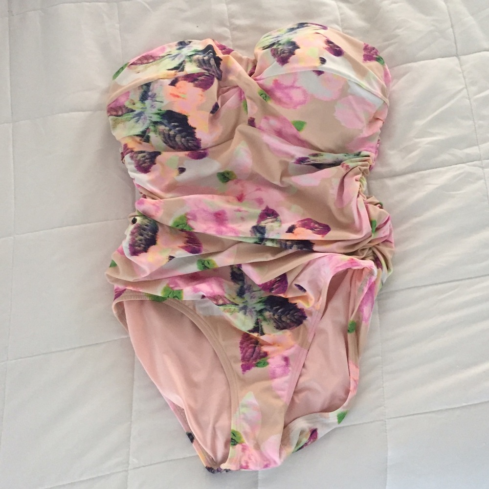 🌸☀️ VS One piece bathing suit! ☀️🌸