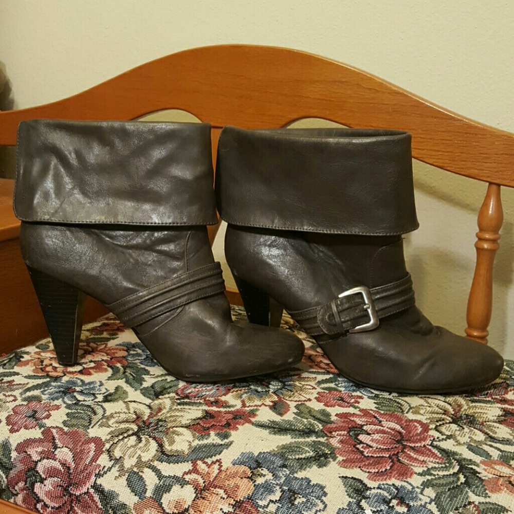 Fabulous Gray Ankle Boots Sz 9