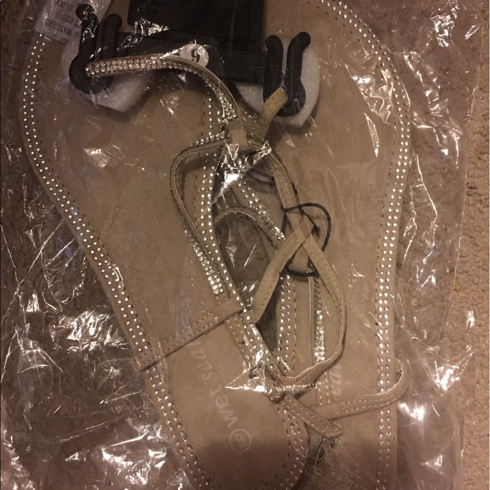 *Brand New* Wet seal gold sandals