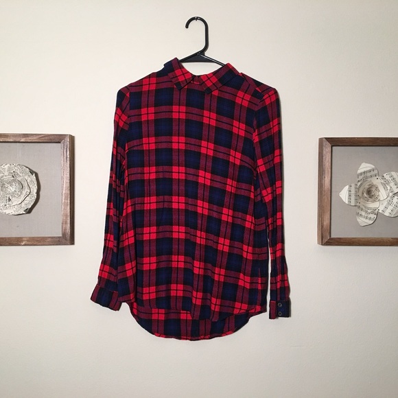 Forever21 Long Sleeve Black and Red Plaid - Picture 4 of 4
