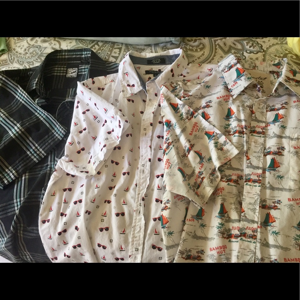Men's XL button up short sleeve shirts