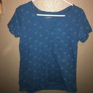 Short sleeve v-neck with pattern