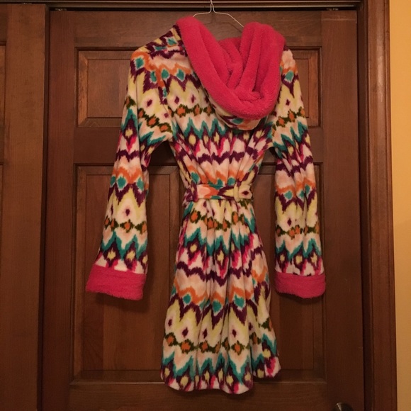 Steve Madden Robe - Picture 2 of 2