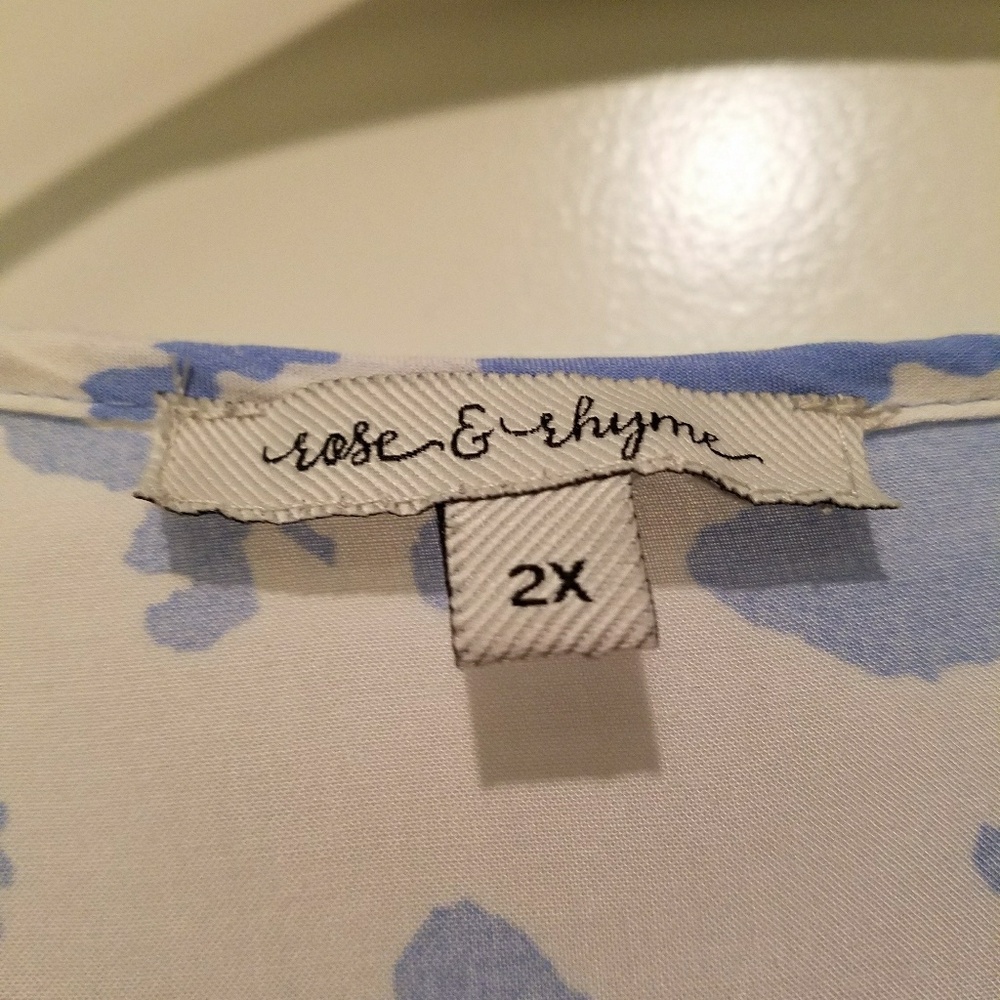 Blouse - Picture 2 of 3