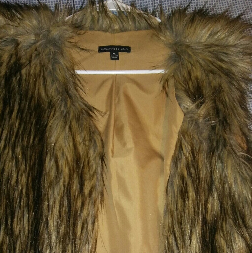Fur vest
